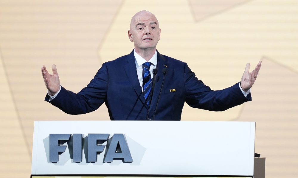 海星体育：詹姆斯28+11+11失绝平球坎宁安20+10 憾负活塞.